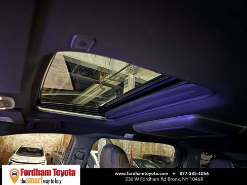 Used 2026 Toyota Sienna Limited AWD/4WD image 19