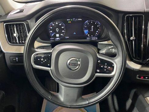 Used 2021 Volvo XC60 T5 Inscription AWD/4WD image 11