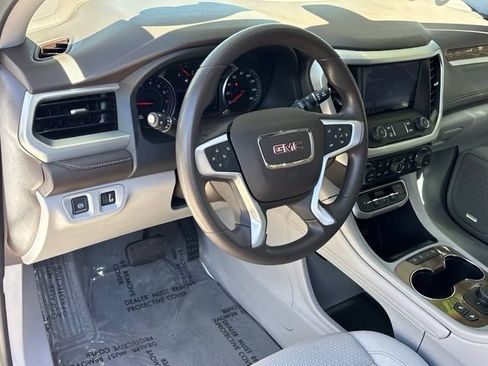 Used 2023 GMC Acadia SLE w/ Driver Convenience Package FWD image 9