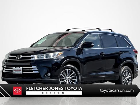 Certified 2018 Toyota Highlander XLE w/ Carpet Mat Package (TMS) image 1