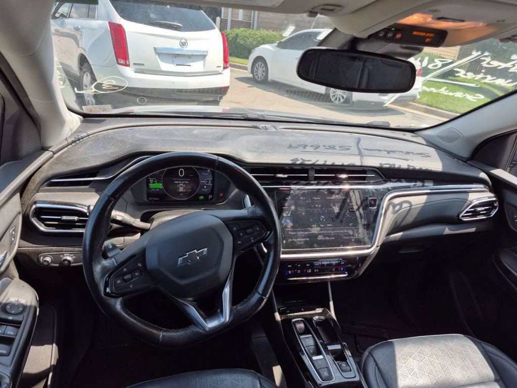 Used 2022 Chevrolet Bolt EUV LT w/ Convenience Package FWD image 17