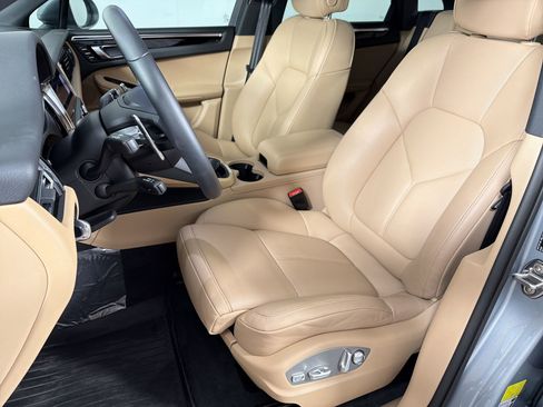 Used 2026 Porsche Macan AWD/4WD image 5