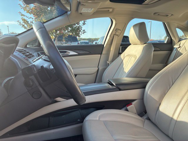 Used 2020 Lincoln MKZ Reserve w/ Elements Package FWD image 9