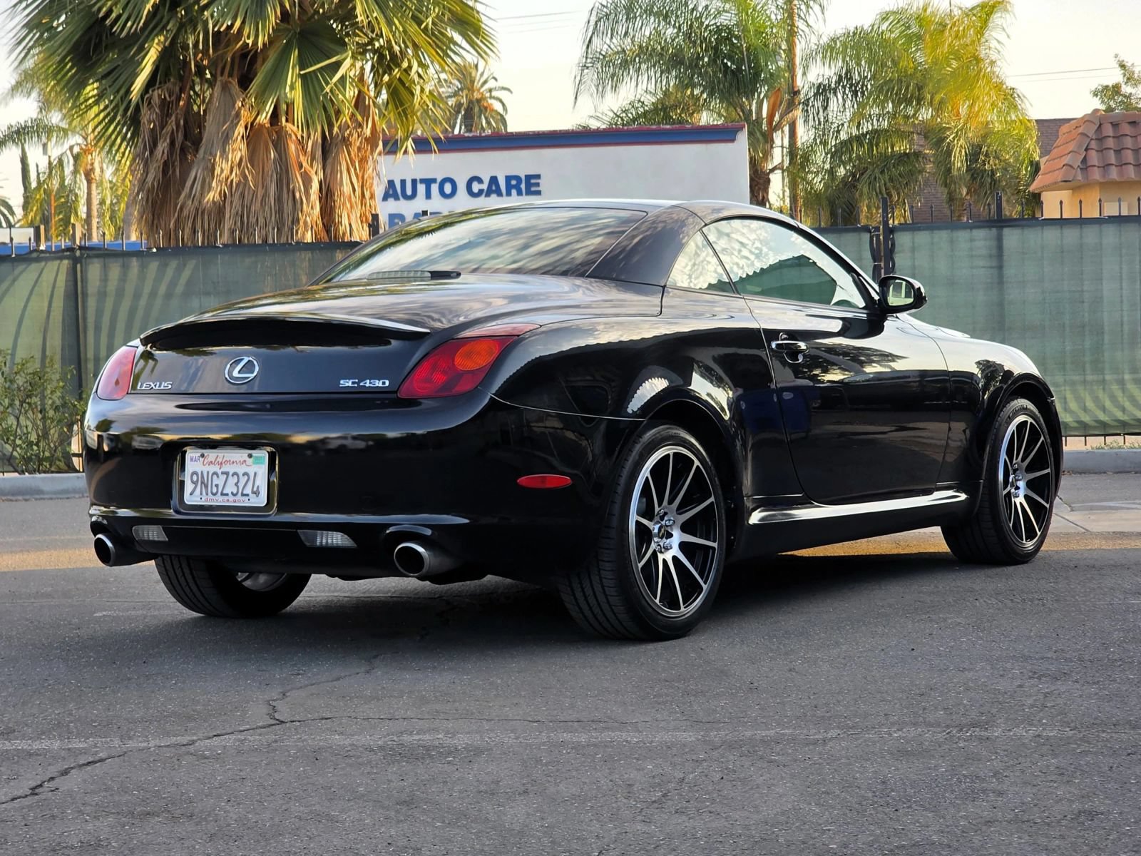 Used 2002 Lexus SC 430 Convertible RWD image 3
