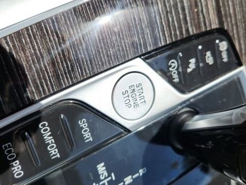 Used 2022 BMW X7 M50i w/ Luxury Seating Package image 36