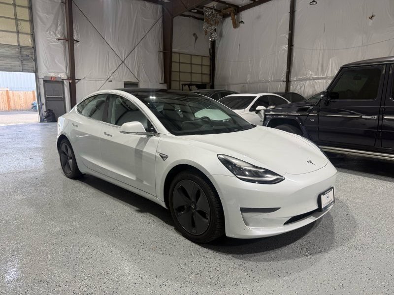 Used 2020 Tesla Model 3 Standard Range Plus RWD image 1