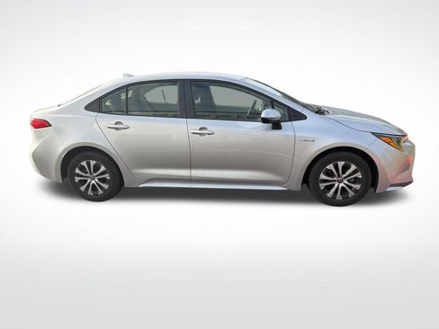 Used 2020 Toyota Corolla LE image 2
