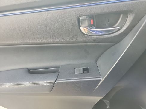 Used 2018 Toyota Corolla SE image 8