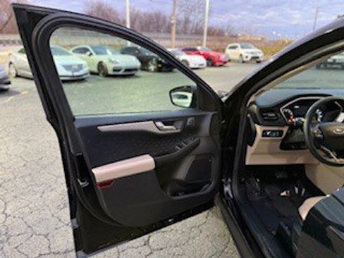 Used 2020 Ford Escape SEL image 17