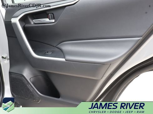 Used 2024 Toyota RAV4 XLE FWD image 11