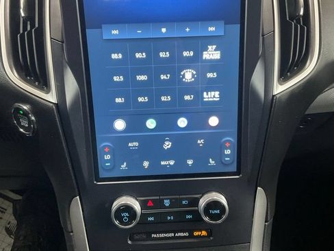 Used 2022 Ford Edge SEL AWD/4WD image 18