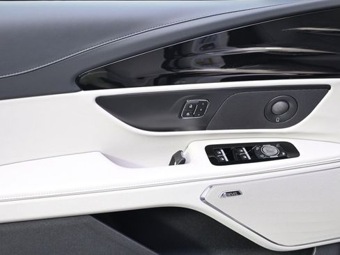 New 2026 Lincoln Nautilus Reserve image 22