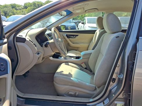 Used 2013 Nissan Altima 2.5 S FWD image 11