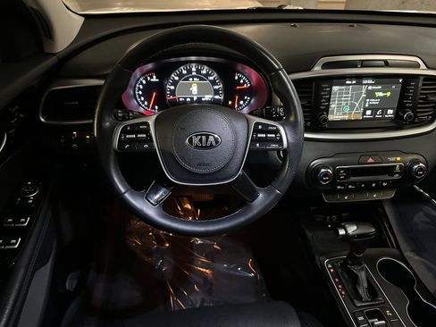 Used 2019 Kia Sorento SX image 18
