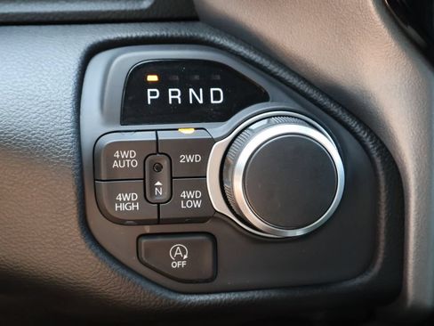 Used 2025 RAM 1500 Big Horn AWD/4WD image 32