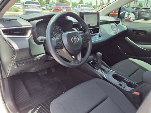 Used 2025 Toyota Corolla LE FWD image 19