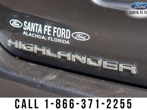 Used 2023 Toyota Highlander Platinum image 11