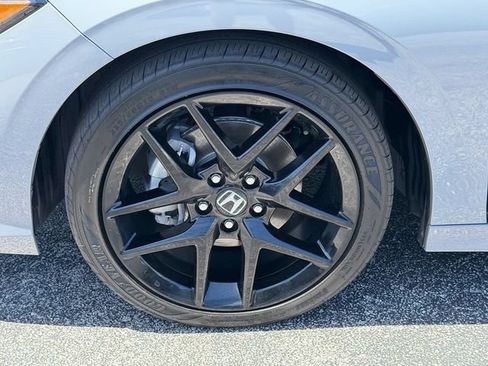 Used 2025 Honda Civic Sport image 18
