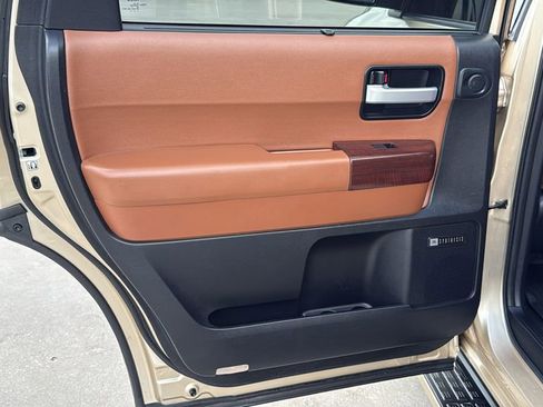 Used 2014 Toyota Sequoia Platinum RWD image 18
