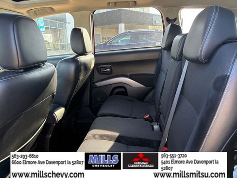 Used 2010 Mitsubishi Outlander SE image 12