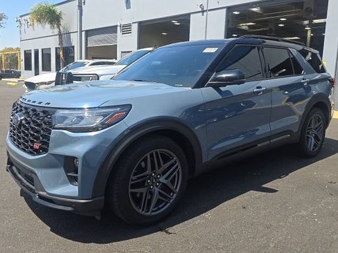 Used 2025 Ford Explorer ST w/ Sun And Sound Package AWD/4WD image 1