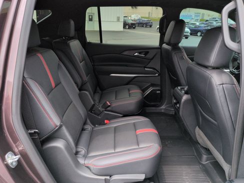 Certified 2024 Chevrolet Traverse RS w/ LPO, Floor Liner Package AWD/4WD image 28