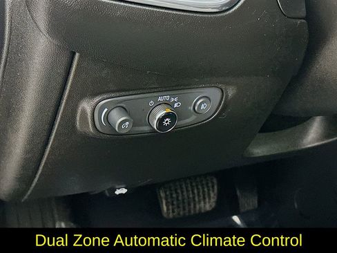 Used 2020 Chevrolet Equinox LT image 15