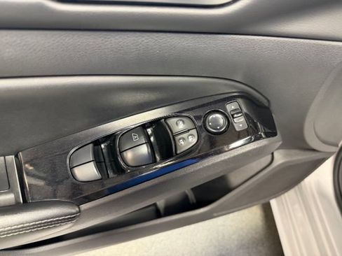 Used 2023 Nissan Altima 2.5 SV FWD image 9