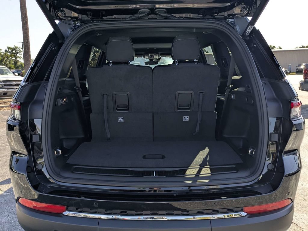 New 2026 Jeep Grand Cherokee L 4WD image 13