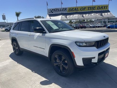 Used 2023 Jeep Grand Cherokee L Laredo AWD/4WD image 2