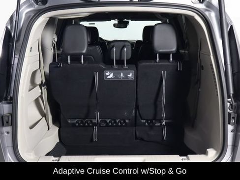 Used 2019 Chrysler Pacifica Touring-L Plus w/ Advanced Safetytec Group FWD image 18