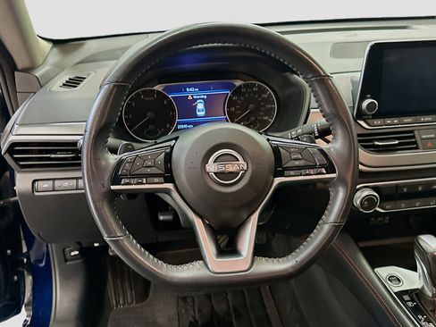 Used 2023 Nissan Altima 2.5 SR image 18