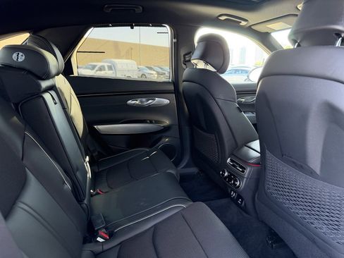 Used 2025 Genesis GV70 2.5T w/ Sport Prestige Package image 40