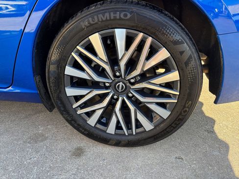 Used 2025 Nissan Altima 2.5 SV image 30