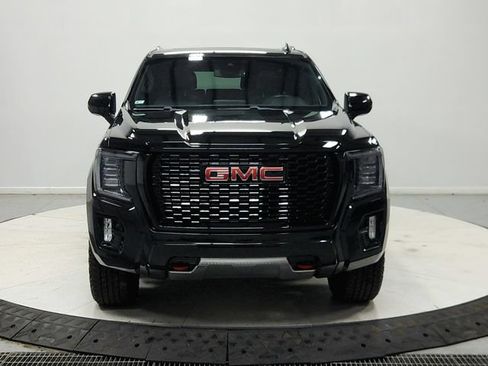 Used 2023 GMC Yukon XL AT4 AWD/4WD image 3