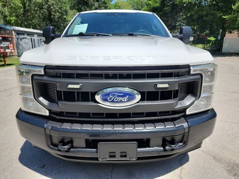 Used 2020 Ford F250 XL w/ Power Equipment Group RWD image 2