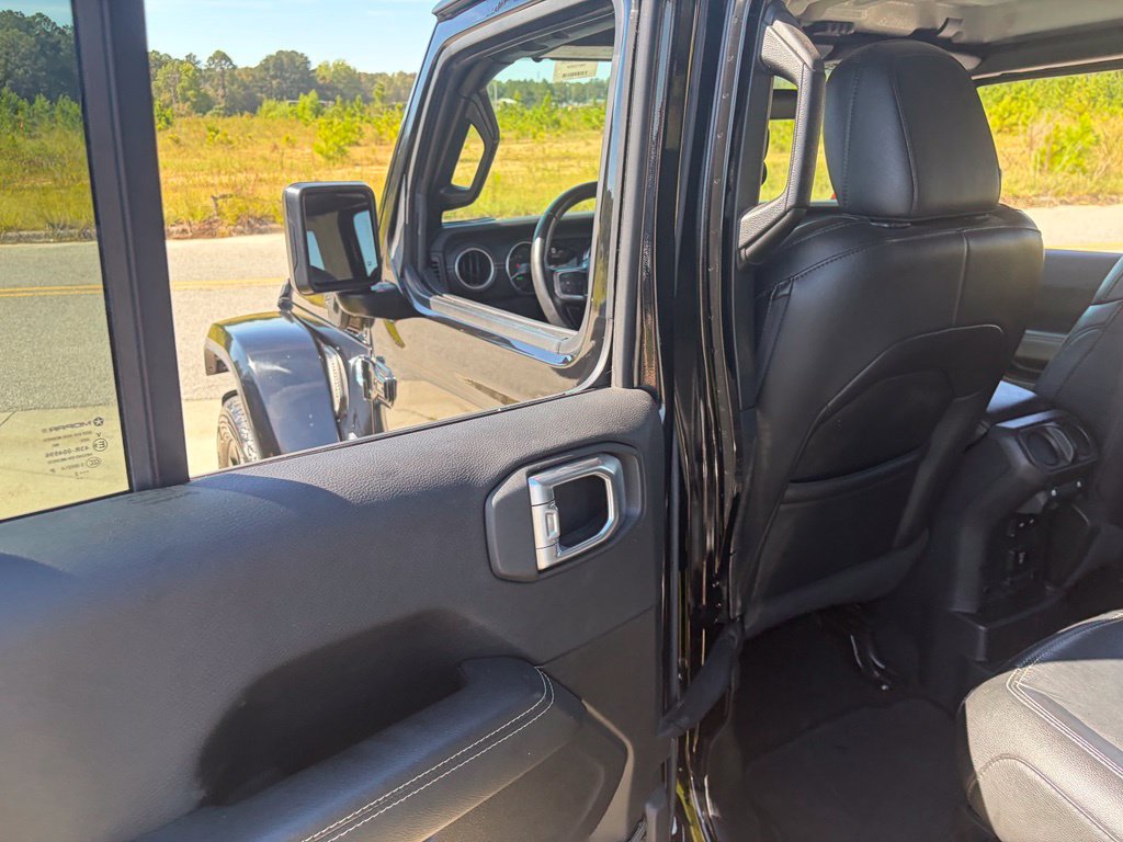Used 2022 Jeep Wrangler Unlimited Sahara AWD/4WD image 34