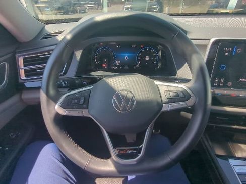 Used 2024 Volkswagen Atlas Peak Edition SE image 10