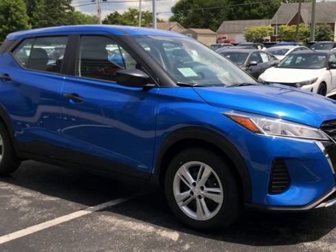 Used 2024 Nissan Kicks S image 2
