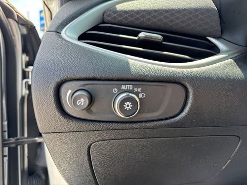 Used 2022 Chevrolet Malibu LS FWD image 16
