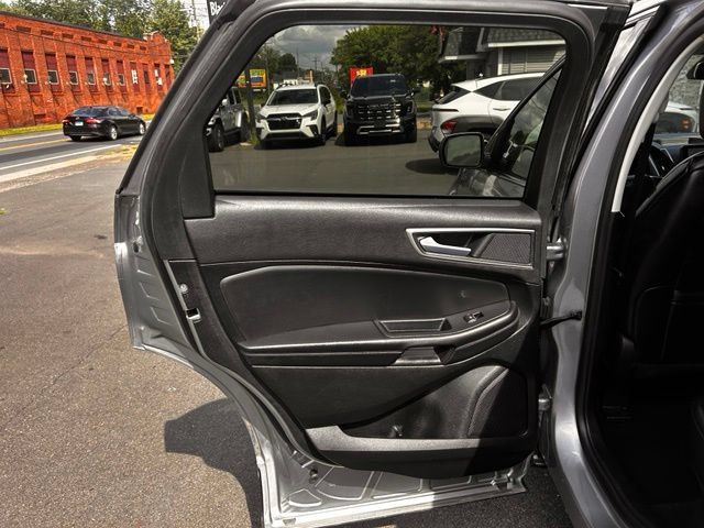 Used 2024 Ford Edge SEL AWD/4WD image 15