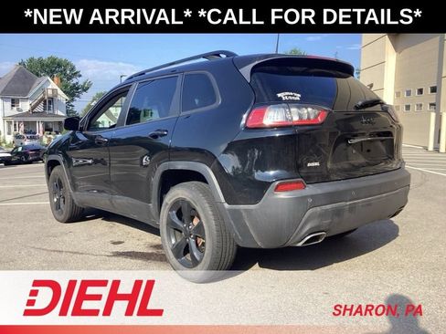 Used 2020 Jeep Cherokee Latitude Plus AWD/4WD image 5