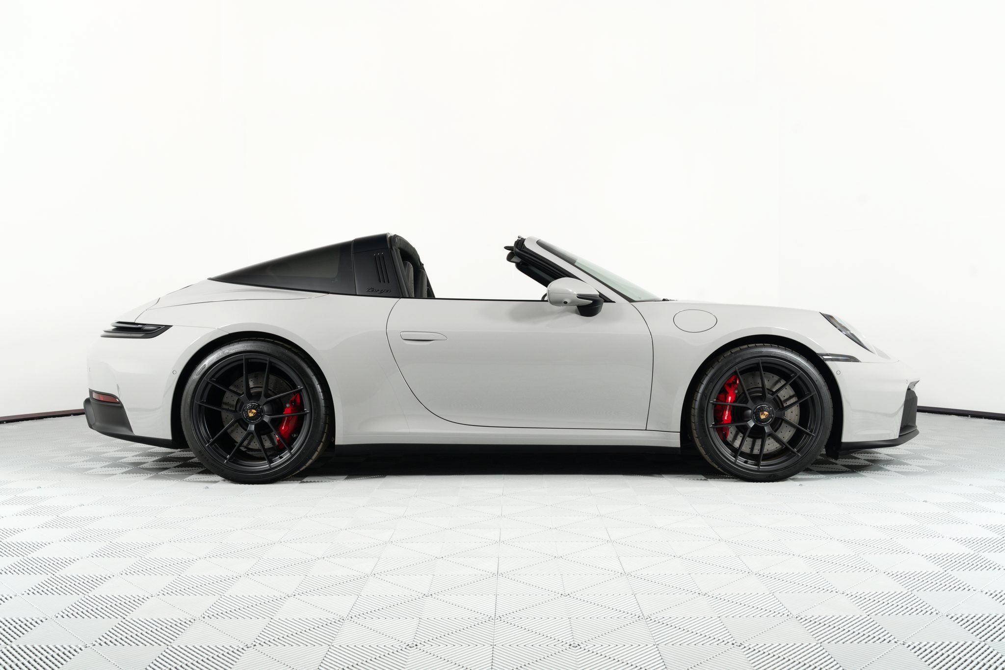 Used 2025 Porsche 911 Targa 4 GTS AWD/4WD image 19