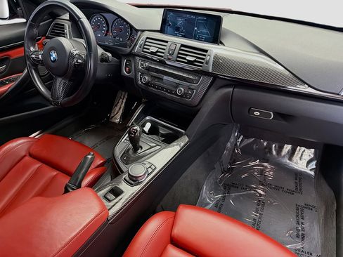 Used 2017 BMW M4 Convertible RWD image 12