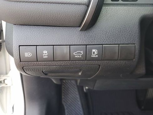 Used 2022 Toyota Camry SE image 17