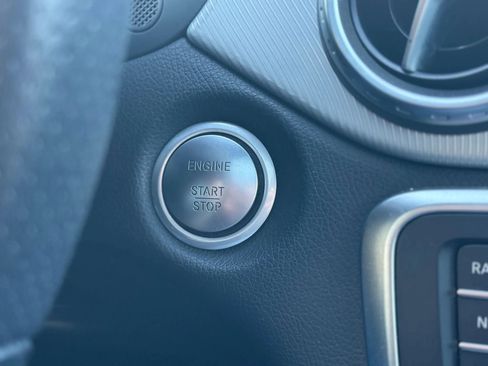 Used 2017 Mercedes-Benz GLA 250 4MATIC image 25