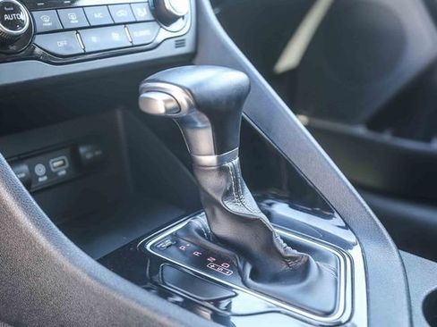 Used 2019 Kia Niro EX image 23