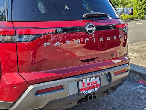 New 2026 Nissan Pathfinder SL w/ SL Premium Package AWD/4WD image 10