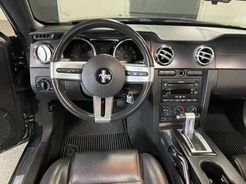 Used 2007 Ford Mustang Convertible RWD image 17