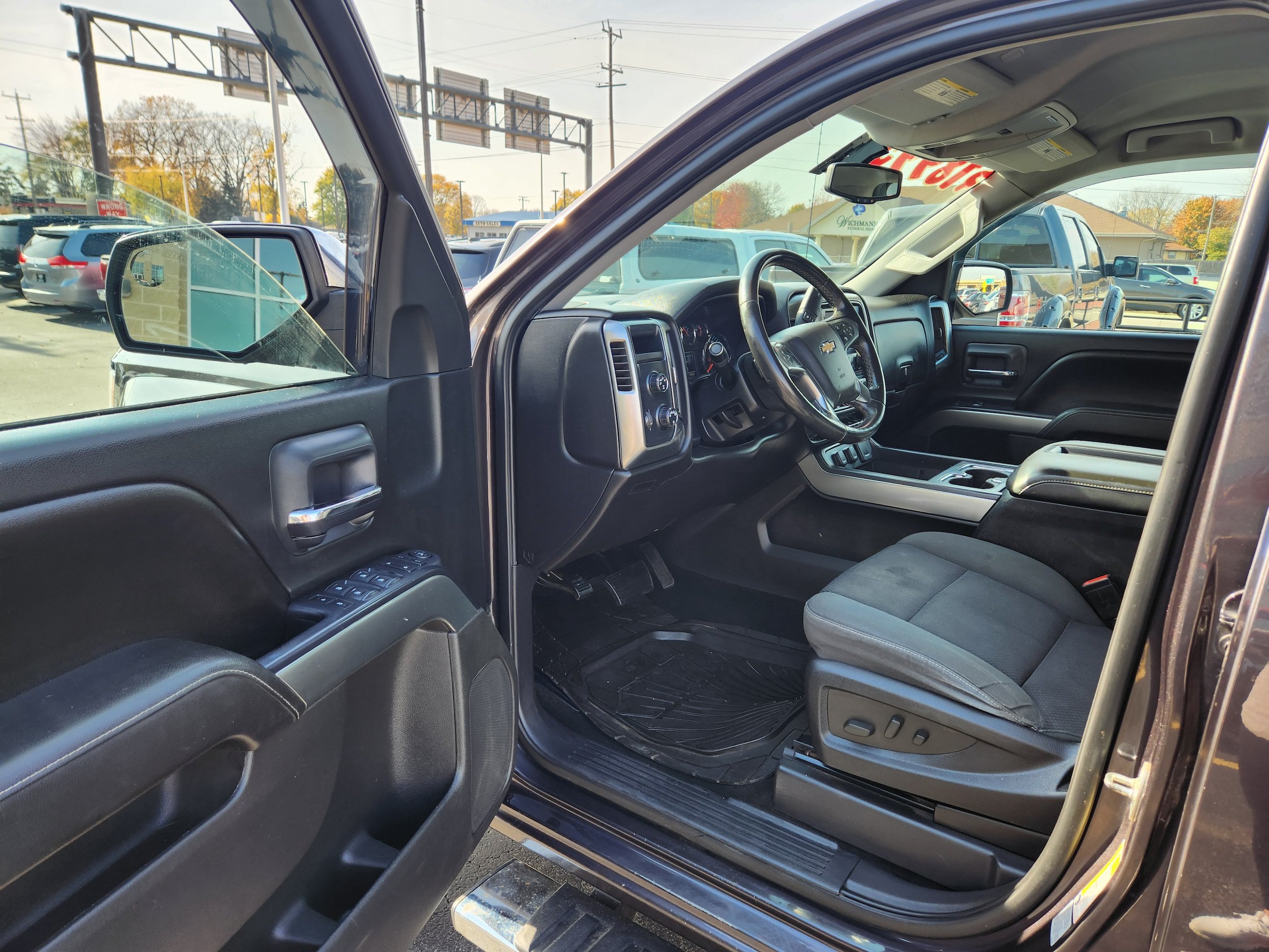 Used 2015 Chevrolet Silverado 1500 LT w/ LT Fleet Plus Package AWD/4WD image 7